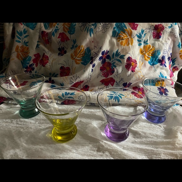 ALL 8 !! Colored Cocktail glasses - Picture 2 of 3